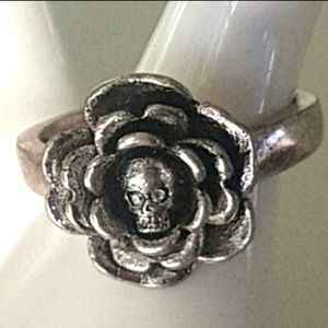 💀 Skull Flower Ring